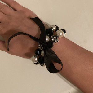 4/$10 All costume jewelry! WHBM Beaded Bow multi-layer bracelt
